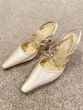 Grace Camille Ivory Satin Bridal Slingback Heels Rhinestone Buckle Women’s 8.5